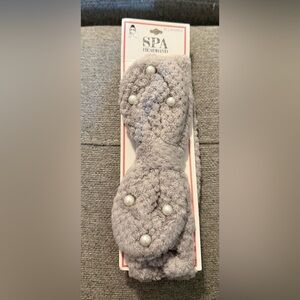 Francesca's Collections Gray Headband with Pearls